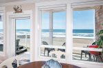 Pacific Pearl, Oceanfront 2nd Floor Views and Your Own Private Hot Tub
